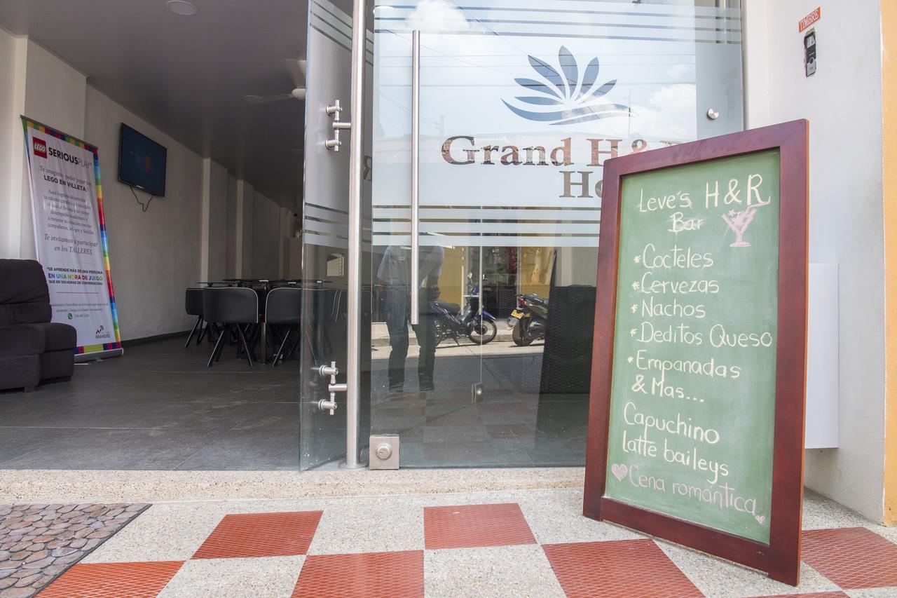 Hotel Grand H&R 比列塔 外观 照片
